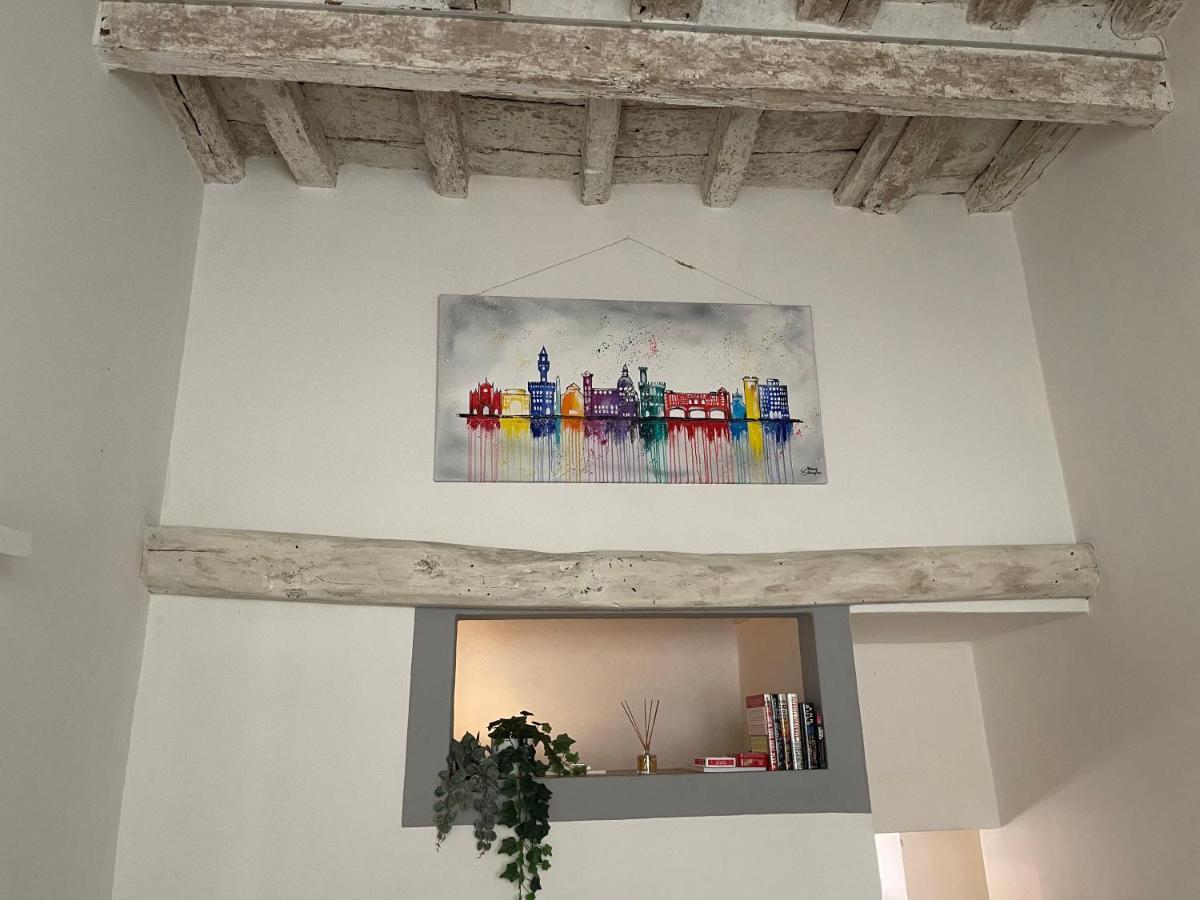 Unique And Antique Apartamento